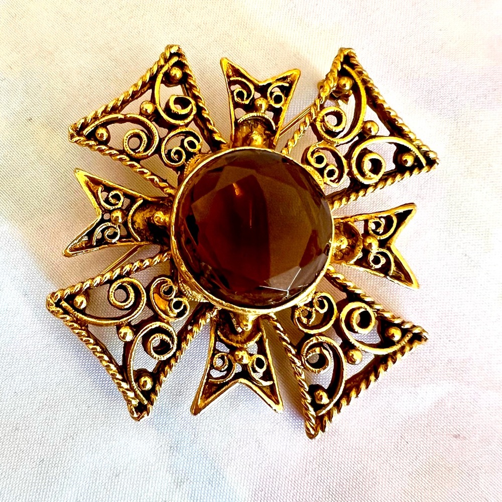 Maltese Cross Topaz Glass Cabochon Antiqued Gold Tone Filigreed Setting Vintage